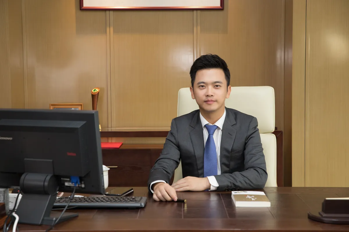 涂尔鹏工作照